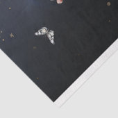 Mooie vrouw in  jurk met vlinders tissuepapier (Detail)