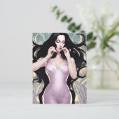 Mooie vrouw in roze briefkaart (Staand voorkant)