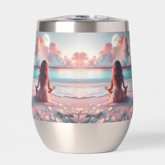 Mooie vrouw mediteren op strand blanco (Voorkant)