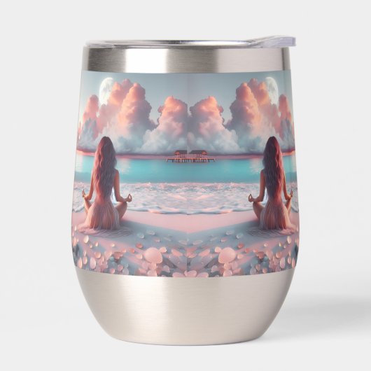 Mooie vrouw mediteren op strand blanco (Links)