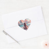 Mooie vrouw mediteren op strand blanco hart sticker (Envelop)