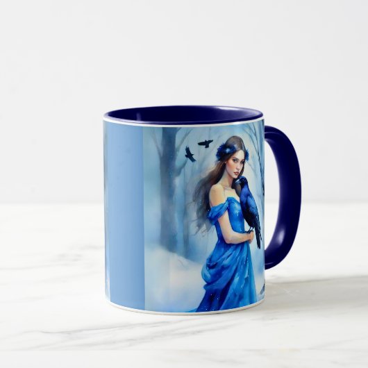 Mooie vrouw met een raaf, in een besneeuwd bos mok (Voorkant rechts)