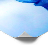 Mooie vrouw met een raaf, in een besneeuwd bos poster (Hoek)