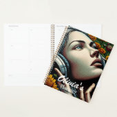 Mooie Vrouw met Hoofdtelefoon in Zonnebloemen Planner (Display)