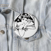 Mooie vrouw met kleren en schamstenen - ronde button 4,0 cm (In situ)