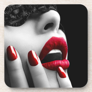 Mooie vrouw met zwart masker bier onderzetter