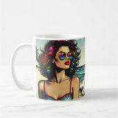 Mooie vrouw op het strand Comic Book Pop Art Koffiemok (Links)