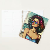 Mooie vrouw op het strand Comic Book Pop Art Planner (Display)