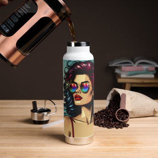 Mooie vrouw op het strand Comic Book Pop Art Waterfles (Koffie)