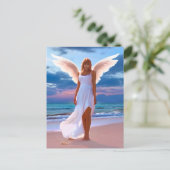 Mooie vrouwen met engelenvleugels op een strand briefkaart (Staand voorkant)