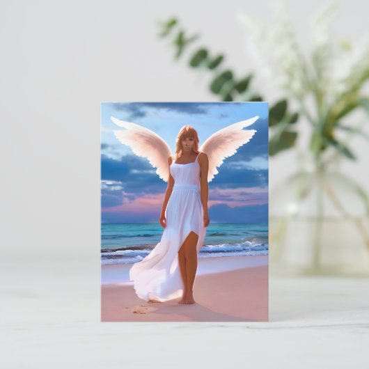 Mooie vrouwen met engelenvleugels op een strand briefkaart (Staand voorkant)
