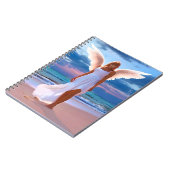 Mooie vrouwen met engelenvleugels op een strand notitieboek (Linkerzijde)