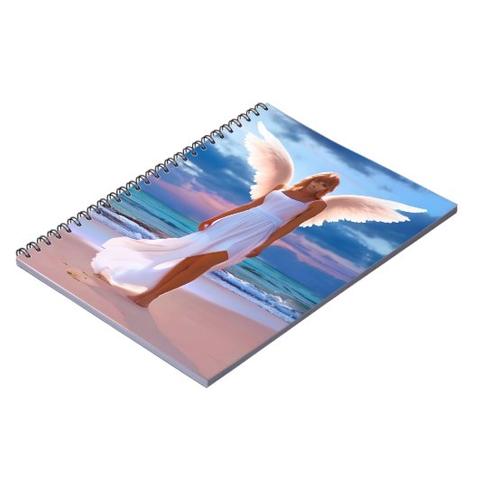 Mooie vrouwen met engelenvleugels op een strand notitieboek (Linkerzijde)
