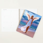Mooie vrouwen met engelenvleugels op een strand planner (Display)