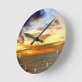 Mooie wandklok in de buitenwand (Hoek)