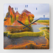 Mooie wandklok in de buitenwand (Voorkant)