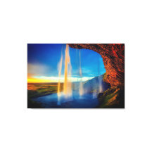 Mooie waterval bij Sunset Natuur