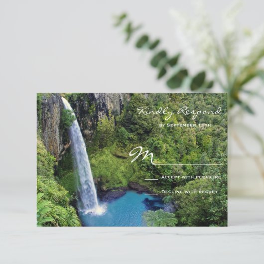 Mooie waterval buitenshuis bruiloft RSVP-kaarten RSVP Kaartje (Staand voorkant)