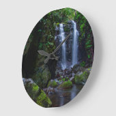 Mooie waterval in regenwoud grote klok (Hoek)
