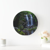Mooie waterval in regenwoud grote klok (Huis)