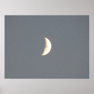 Mooie Waxing Crescent Moon in Dusk Print