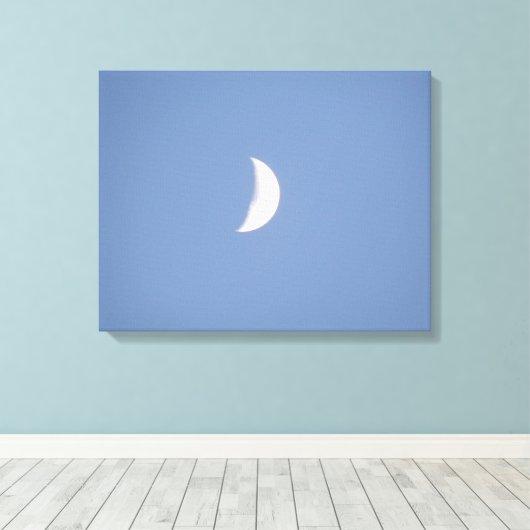 Mooie Waxing Crescent Moon op daglichtcanvas Canvas Afdruk (Insitu (Houten vloer))