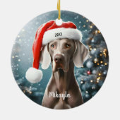 Mooie Weimaraner met Kerstmis in Santa Hat Keramisch Ornament (Achterkant)
