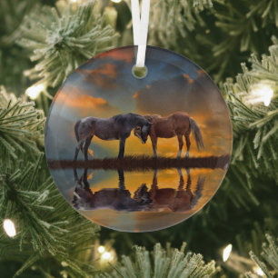 Mooie wilde paarden en water glas ornament