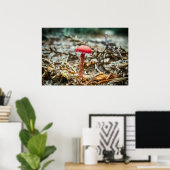 Mooie wilde paddenstoel in een herfstveld poster (Thuiskantoor)