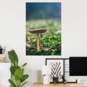 Mooie wilde paddenstoel in een herfstveld poster (Thuiskantoor)