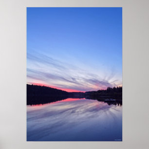 Mooie Wilderness Sunset over Lake Foto Poster