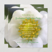 Mooie witte aardbeienbloemgraduatie kaart (Voorkant / Achterkant)