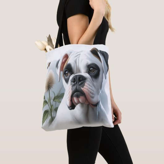 Mooie witte boxerhond in de natuur tote bag (Dichtbij)