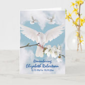 Mooie witte doven "Weep niet" Memorial Kaart (Gele Bloem)