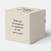 Mooie witte elegante gardenia bedankdoosjes (Achterkant)