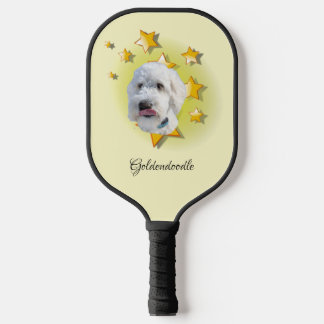 Mooie witte gouddoedel is een ster pickleball paddle