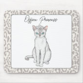 Mooie witte kat met prinses kroon mousepad muismat (Voorkant)