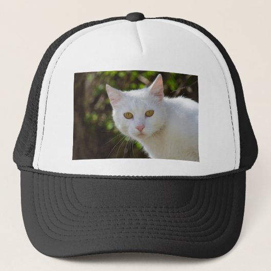 Mooie witte kat trucker pet (Voorkant)