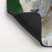 Mooie witte luiers die rondstrooien muismat (Hoek)