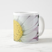 Mooie witte madelief grote koffiekop (Voorkant rechts)