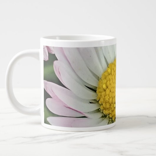 Mooie witte madelief grote koffiekop (Links)
