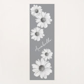Mooie witte madeliefjes op grijs en jouw naam yogamat (Voorkant)