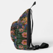 Mooie witte oranje kat in bloementuin sling bag (Rechts)