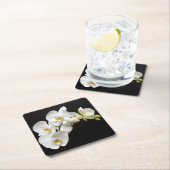 Mooie witte orchidee met zwarte achtergrond kartonnen onderzetters (Insitu)