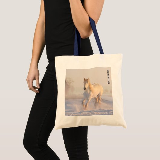 Mooie witte paarden die in de sneeuw lopen tote bag (Voorkant (product))