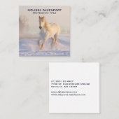 Mooie witte paarden die in de sneeuw lopen vierkante visitekaartje (Voorkant / Achterkant)