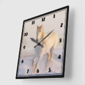 Mooie witte paarden in de sneeuwfoto vierkante klok (Hoek)