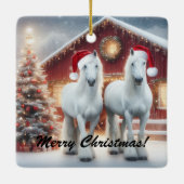 Mooie witte paarden met een kerstmuts keramisch ornament (Achterkant)