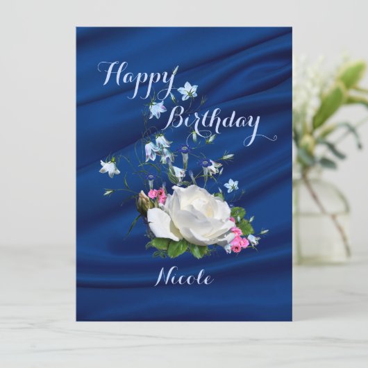 Mooie witte rozen voor de verjaardag van de dochte kaart (Staand voorkant)