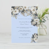 Mooie witte rozen wijnstokken blauwe bladeren kaart (Staand voorkant)